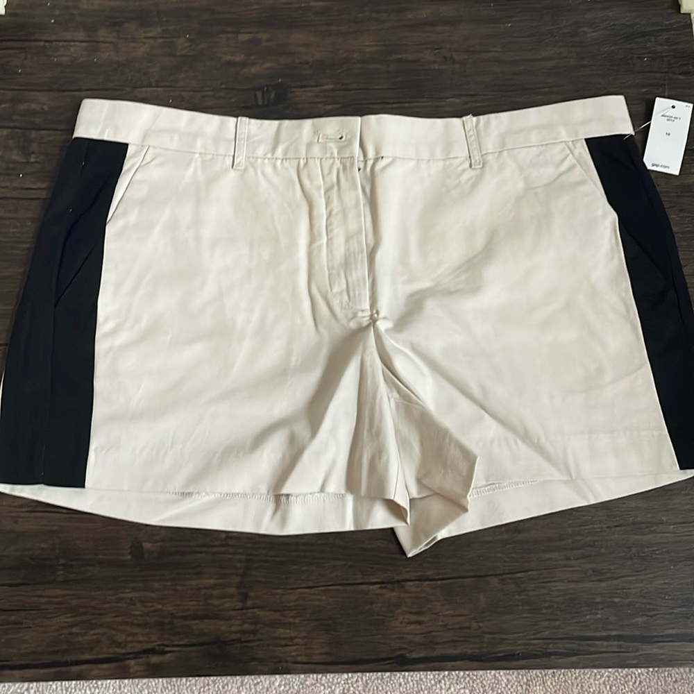 Women’s gap shorts. Size 10